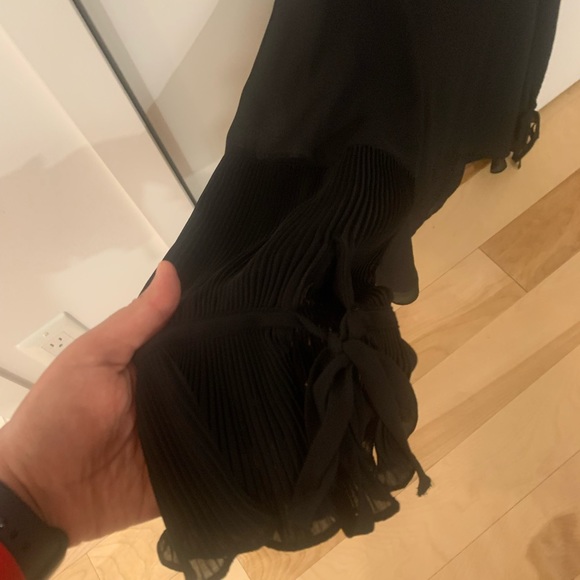 Dark black top - Picture 4 of 4